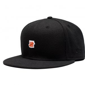 Small 5 Strike Fitted Cap – Black
